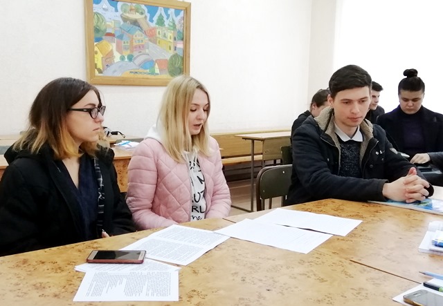 Х. Авраменко доповідає про наслідки впливу комп'ютерних ігор на світосприйняття молоді